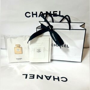 CHANEL N°5 Perfume Gold Pin Lapel Brooch